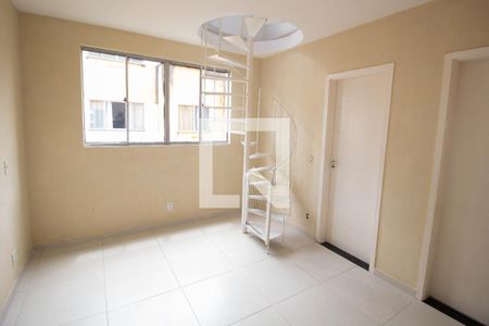 Sala de apartamento para alugar com 3 quartos, 75m² em Chácaras Rio-petrópolis, Duque de Caxias