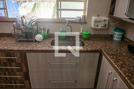 Casa à venda com 289m², 3 quartos e 3 vagascozinha