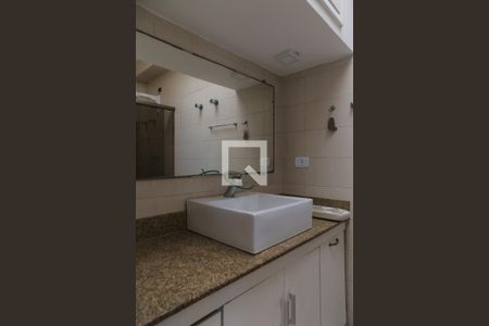 Apartamento para alugar com 240m², 3 quartos e 2 vagas Apartamento para alugar com 240m², 3 quartos e 2 vagasBanheiro da suíte