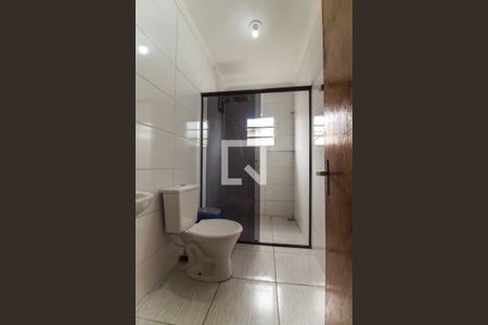 Banheiro de casa para alugar com 2 quartos, 80m² em Vila Gepina, Itaquaquecetuba
