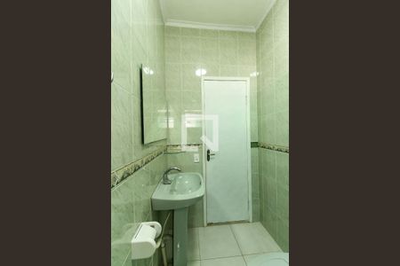 Banheiro de casa para alugar com 1 quarto, 30m² em Vila Invernada, São Paulo