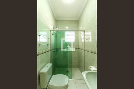 Banheiro de casa para alugar com 1 quarto, 30m² em Vila Invernada, São Paulo