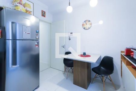 Casa à venda com 82m², 2 quartos e 2 vagas Casa à venda com 82m², 2 quartos e 2 vagasCozinha