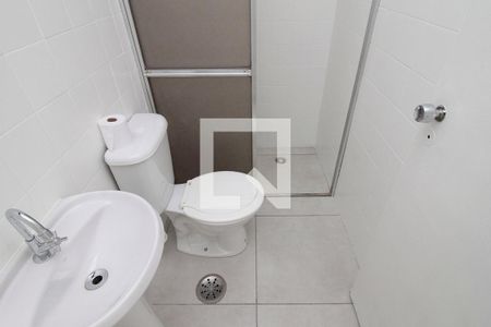 Banheiro de kitnet/studio para alugar com 0 quarto, 34m² em Santa Cecilia, São Paulo