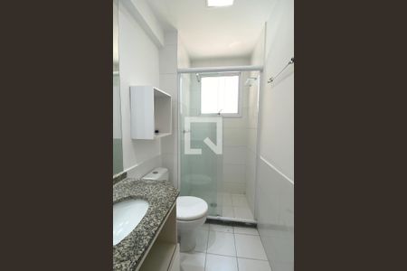 Banheiro da Suíte 1 de apartamento à venda com 3 quartos, 74m² em Jardim Tupanci, Barueri
