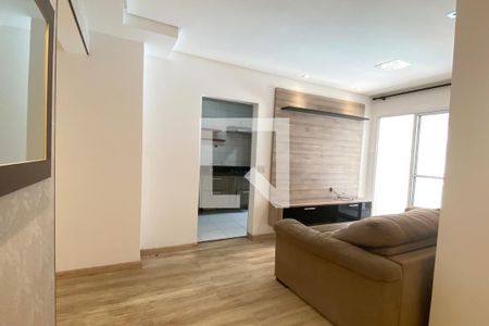 Sala de apartamento à venda com 3 quartos, 74m² em Jardim Tupanci, Barueri
