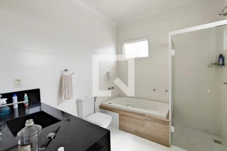 Casa à venda com 226m², 4 quartos e 4 vagas Casa à venda com 226m², 4 quartos e 4 vagasBanheiro suíte 2