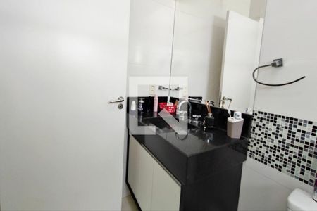 Casa à venda com 226m², 4 quartos e 4 vagas Casa à venda com 226m², 4 quartos e 4 vagasBanheiro suíte 1