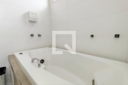 Casa à venda com 226m², 4 quartos e 4 vagas Casa à venda com 226m², 4 quartos e 4 vagasBanheiro suíte 2