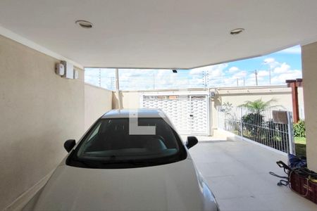 Casa à venda com 226m², 4 quartos e 4 vagas Casa à venda com 226m², 4 quartos e 4 vagasGaragem