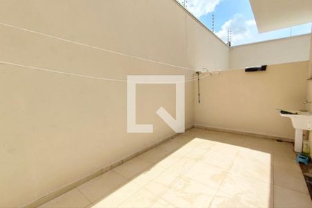 Casa à venda com 226m², 4 quartos e 4 vagas Casa à venda com 226m², 4 quartos e 4 vagasÁrea de Serviço