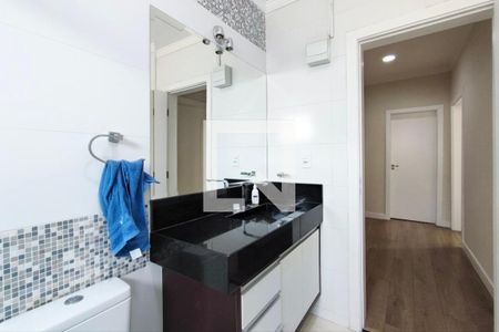 Casa à venda com 226m², 4 quartos e 4 vagas Casa à venda com 226m², 4 quartos e 4 vagasBanheiro Social