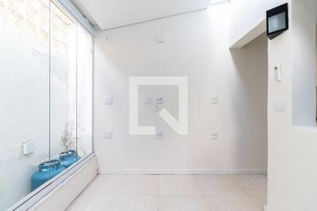 Casa para alugar com 67m², 2 quartos e 1 vagaÁrea de Serviço