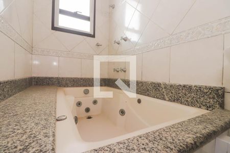 Banheiro da Suíte de apartamento à venda com 3 quartos, 142m² em Jardim Lindóia, Porto Alegre
