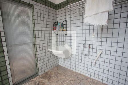 Casa de condomínio à venda com 140m², 3 quartos e 3 vagasÁrea de Serviço