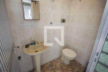 Casa de condomínio à venda com 140m², 3 quartos e 3 vagasBanheiro de Serviço