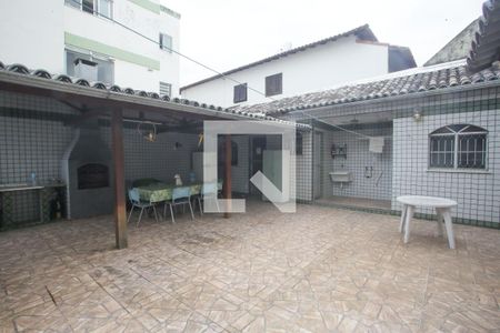 Casa de condomínio à venda com 140m², 3 quartos e 3 vagasQuintal
