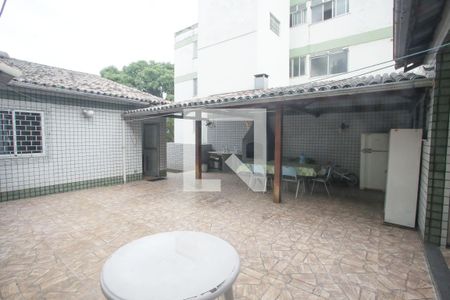 Casa de condomínio à venda com 140m², 3 quartos e 3 vagasQuintal
