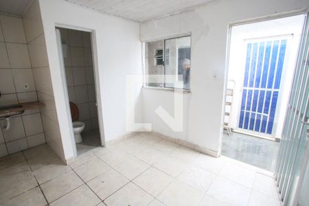 Sala de kitnet/studio para alugar com 1 quarto, 12m² em Taquara, Rio de Janeiro