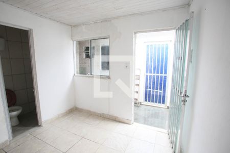 Sala de kitnet/studio para alugar com 1 quarto, 12m² em Taquara, Rio de Janeiro