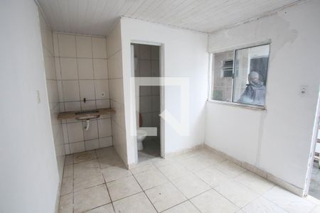 Sala de kitnet/studio para alugar com 1 quarto, 12m² em Taquara, Rio de Janeiro