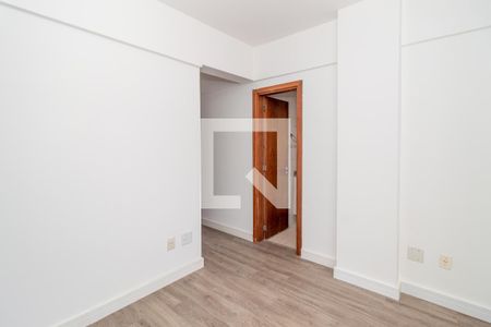 Quarto Suíte de apartamento à venda com 3 quartos, 82m² em Passo da Areia, Porto Alegre