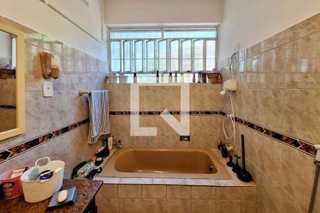 Apartamento à venda com 142m², 3 quartos e sem vaga Apartamento à venda com 142m², 3 quartos e sem vagaBanheiro Social