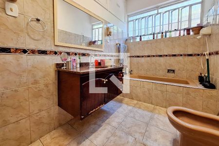 Apartamento à venda com 142m², 3 quartos e sem vaga Apartamento à venda com 142m², 3 quartos e sem vagaBanheiro Social