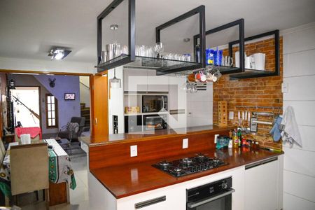 Casa à venda com 200m², 3 quartos e 2 vagasCozinha