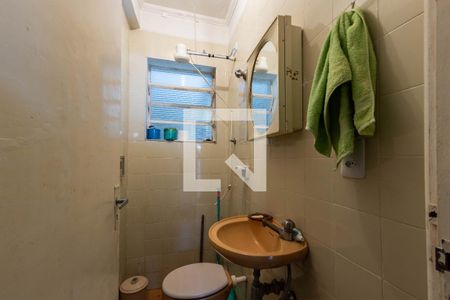 Casa à venda com 220m², 2 quartos e 3 vagasBanheiro de Serviço