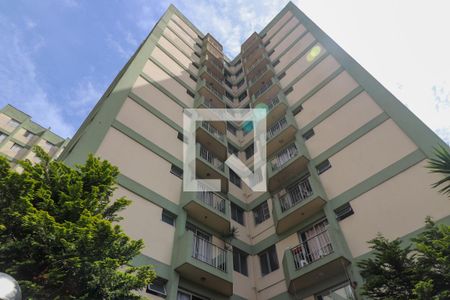 Apartamento à venda com 48m², 2 quartos e 1 vaga Apartamento à venda com 48m², 2 quartos e 1 vagaFachada