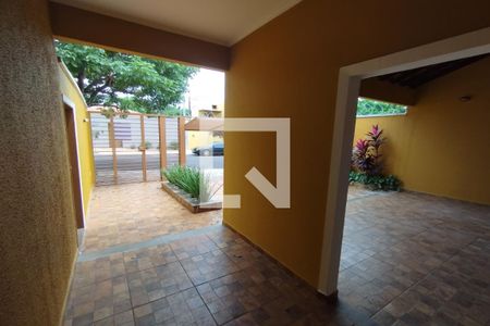 Casa para alugar com 250m², 4 quartos e 3 vagas Casa para alugar com 250m², 4 quartos e 3 vagasEntrada da Casa