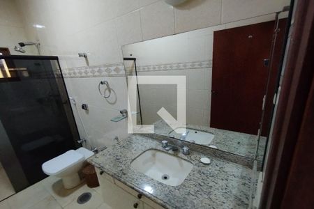 Casa para alugar com 250m², 4 quartos e 3 vagas Casa para alugar com 250m², 4 quartos e 3 vagasBanheiro Social