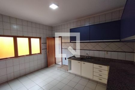 Casa para alugar com 250m², 4 quartos e 3 vagas Casa para alugar com 250m², 4 quartos e 3 vagasCozinha