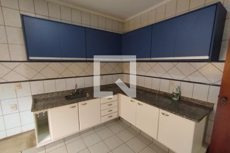 Casa para alugar com 250m², 4 quartos e 3 vagas Casa para alugar com 250m², 4 quartos e 3 vagasCozinha