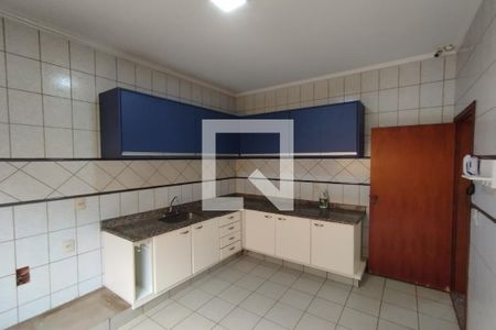 Casa para alugar com 250m², 4 quartos e 3 vagas Casa para alugar com 250m², 4 quartos e 3 vagasCozinha