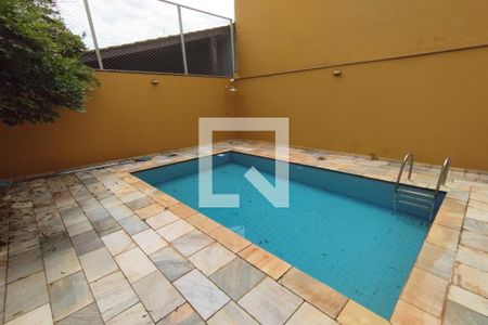 Casa para alugar com 250m², 4 quartos e 3 vagas Casa para alugar com 250m², 4 quartos e 3 vagasPiscina