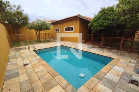 Casa para alugar com 250m², 4 quartos e 3 vagas Casa para alugar com 250m², 4 quartos e 3 vagasPiscina