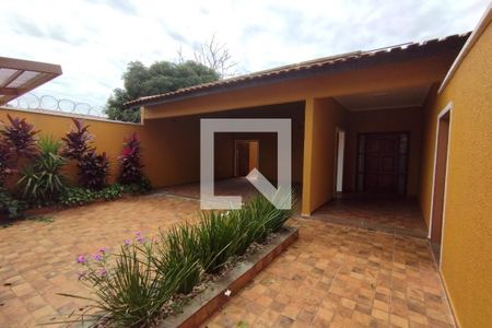 Casa para alugar com 250m², 4 quartos e 3 vagas Casa para alugar com 250m², 4 quartos e 3 vagasGaragem