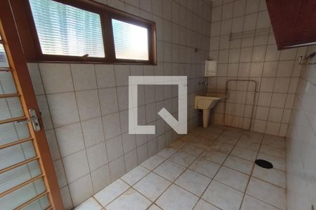 Casa para alugar com 250m², 4 quartos e 3 vagas Casa para alugar com 250m², 4 quartos e 3 vagasÁrea de Serviços