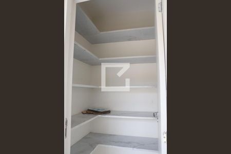 Casa de condomínio à venda com 175m², 3 quartos e 2 vagasDispensa