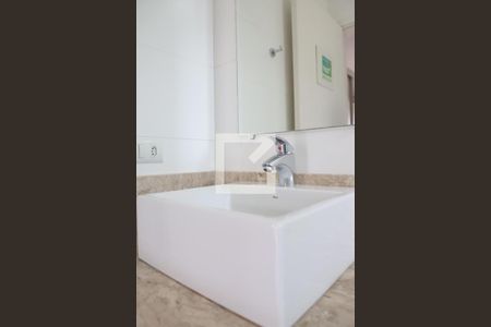 Casa de condomínio à venda com 175m², 3 quartos e 2 vagasBanheiro