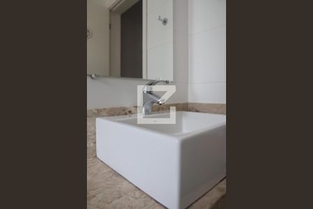 Casa de condomínio à venda com 175m², 3 quartos e 2 vagasBanheiro