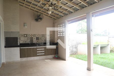 Casa de condomínio à venda com 175m², 3 quartos e 2 vagasChurrasqueira