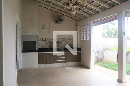 Casa de condomínio à venda com 175m², 3 quartos e 2 vagasChurrasqueira