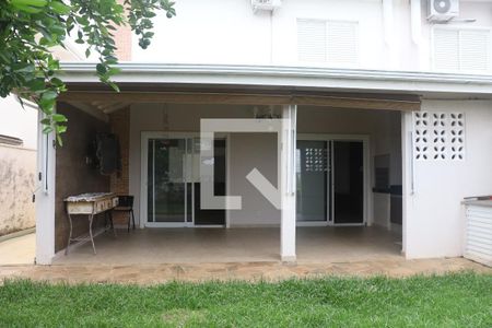 Casa de condomínio à venda com 175m², 3 quartos e 2 vagasQuintal