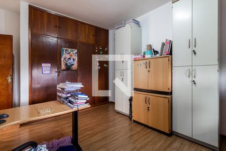 Casa à venda com 300m², 5 quartos e 5 vagasQuarto 5