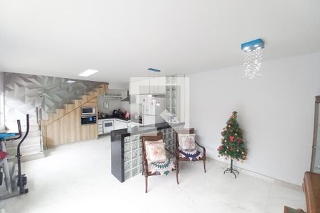 Sala conjugada com a cozinha de casa para alugar com 6 quartos, 320m² em Sinimbu, Belo Horizonte