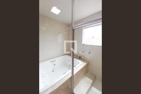 Casa para alugar com 320m², 6 quartos e 2 vagasCasa 1 - Banheiro da Suíte 2