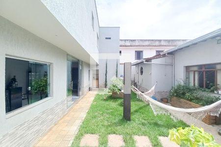Casa para alugar com 320m², 6 quartos e 2 vagasCasa 1 - Quintal
